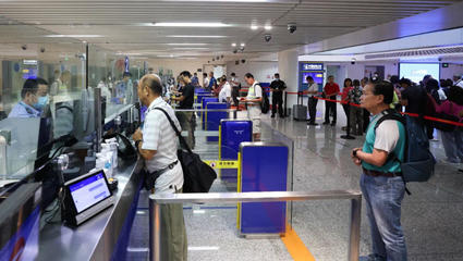 中国入境免签政策激发海外游客热潮，'China Travel'成全球焦点